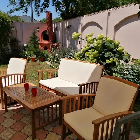 בית נופש Vila Summer Miraj אפורי נורד
