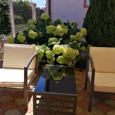 בית נופש Vila Summer Miraj