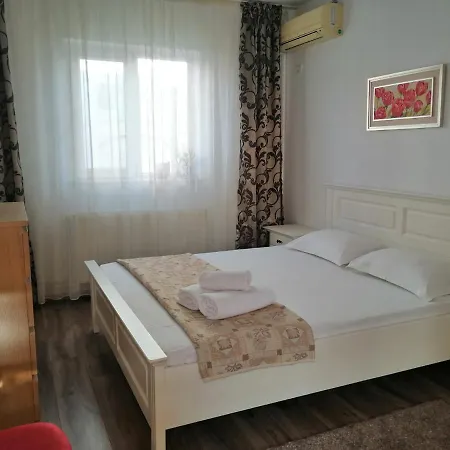 Vila Summer Miraj בית נופש