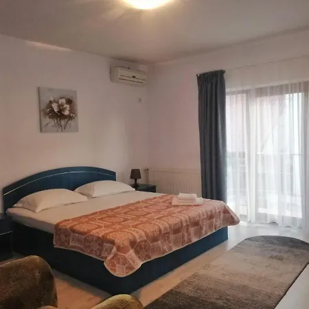 Vila Summer Miraj אפורי נורד